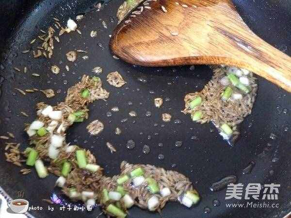 孜然羊肉的步骤