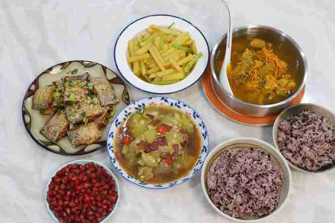 花一个小时给初中生准备午餐，简单可口有食欲，比学校的营养餐强