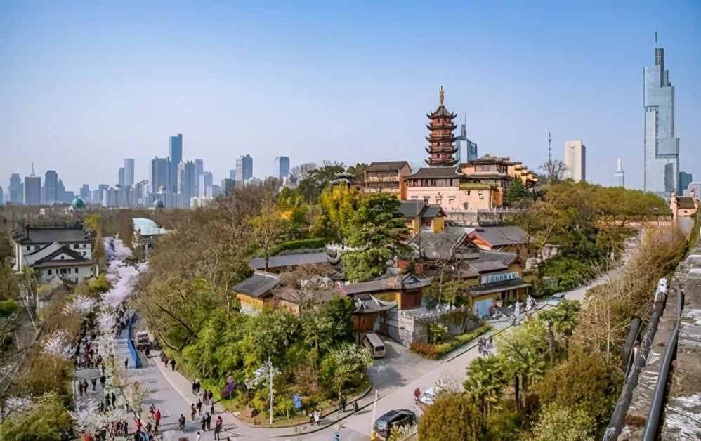 南京的千年寺庙：美丽的鸡鸣寺