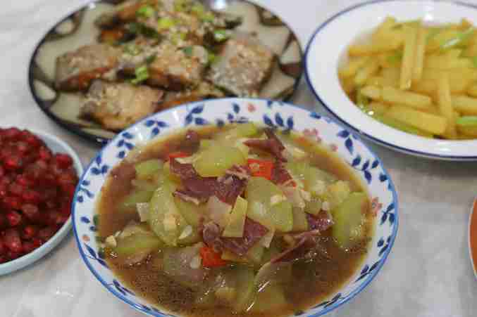 花一个小时给初中生准备午餐，简单可口有食欲，比学校的营养餐强