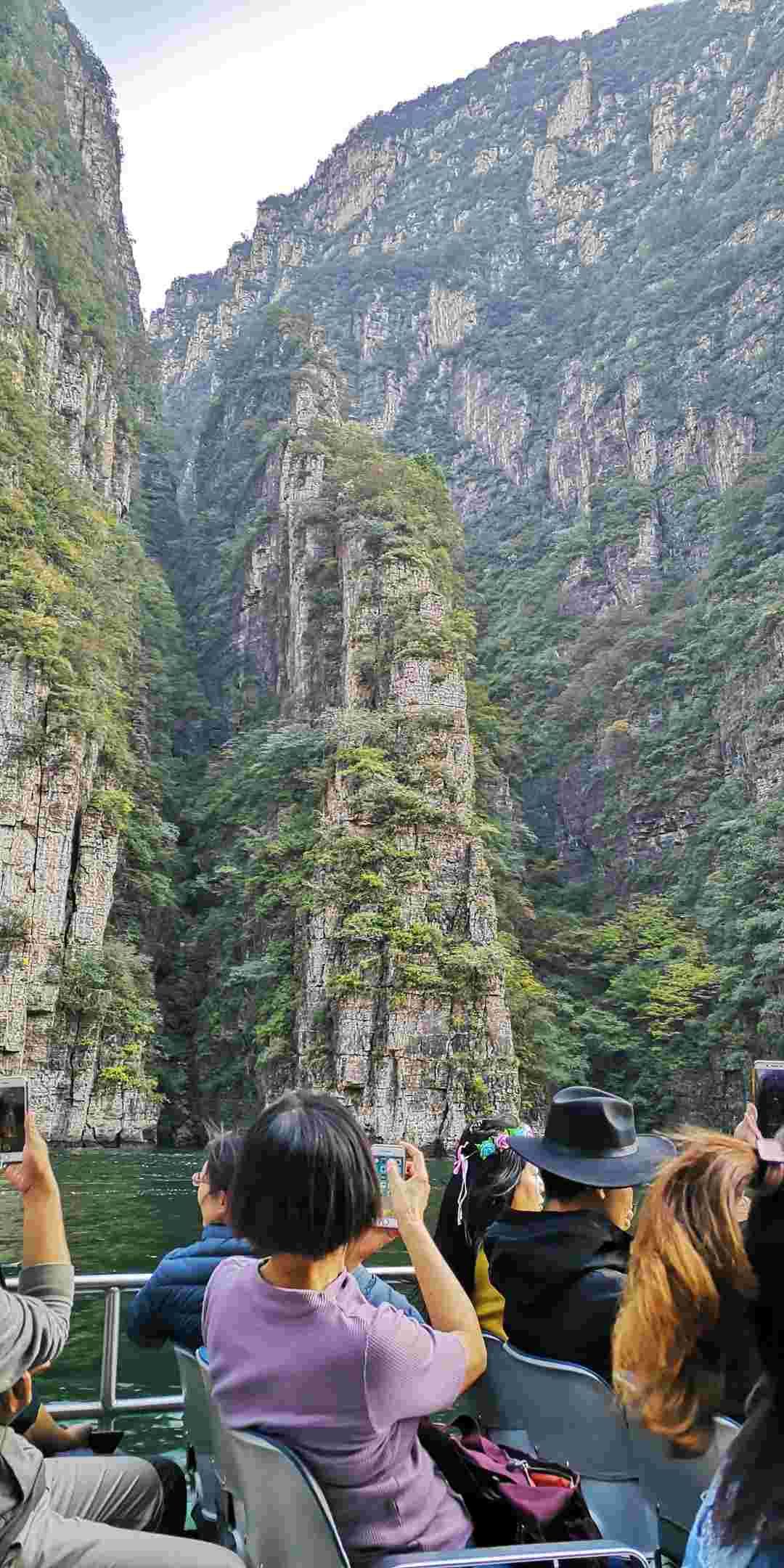 坐船看山是最大亮点：北京龙庆峡旅游攻略