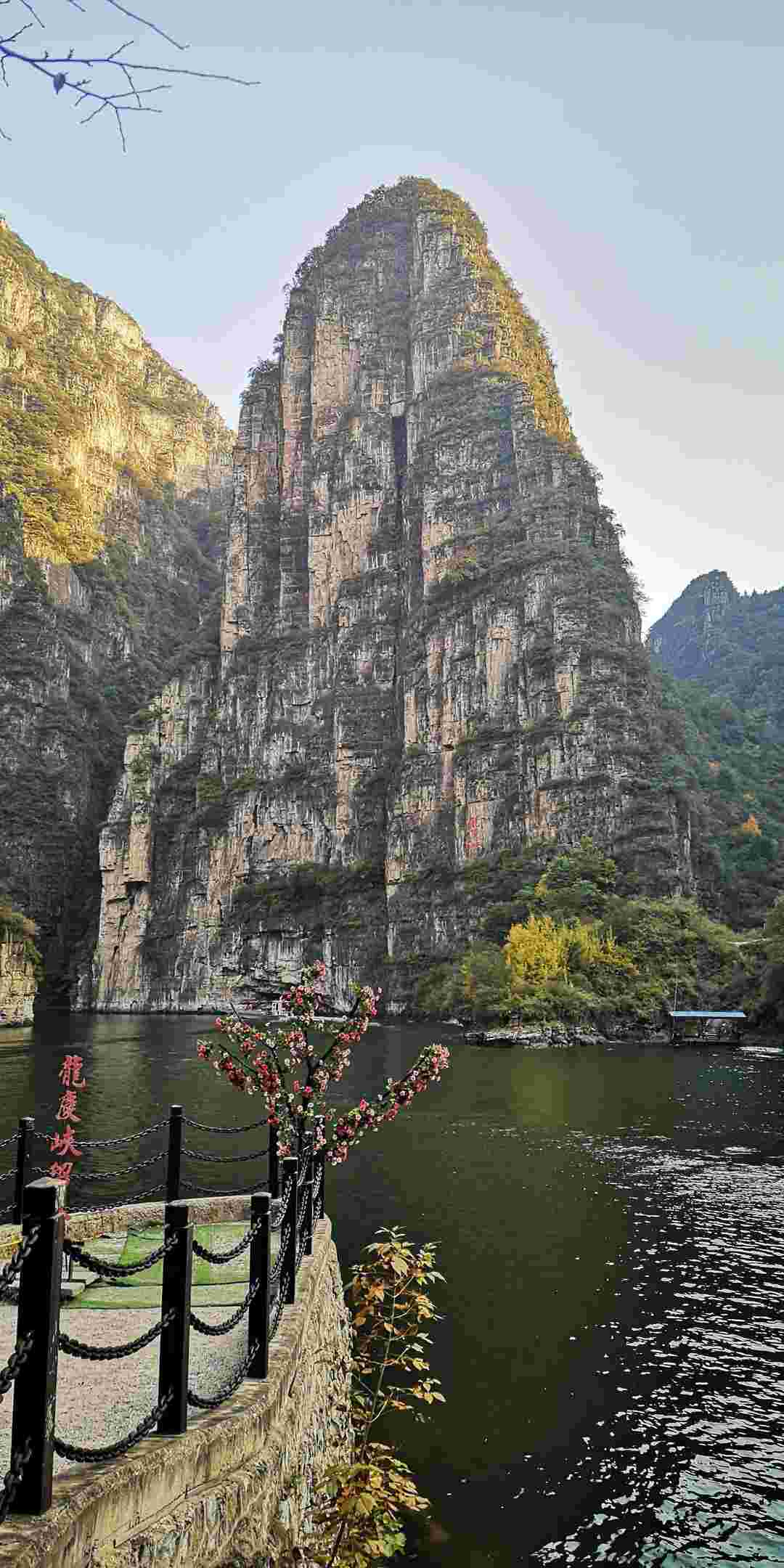 坐船看山是最大亮点：北京龙庆峡旅游攻略