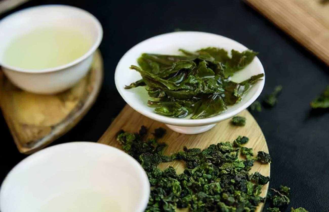 常见乌龙茶怎么喝？岩茶、铁观音品饮小技巧