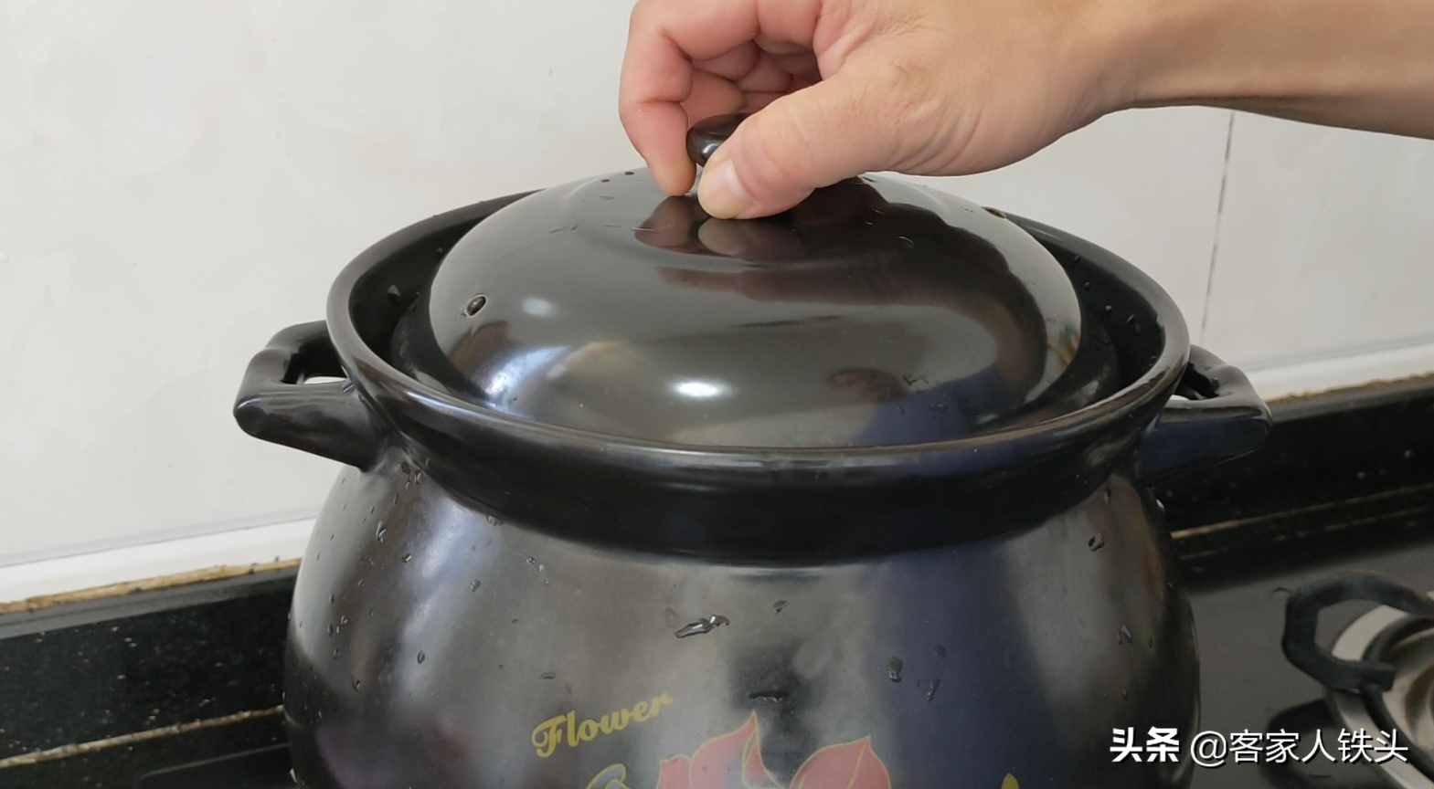 广东人煲汤好喝有技巧，做法原来这么简单，手把手教你一锅老火汤