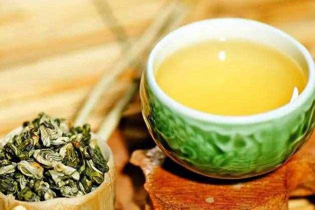 碧螺春茶叶与茶汤