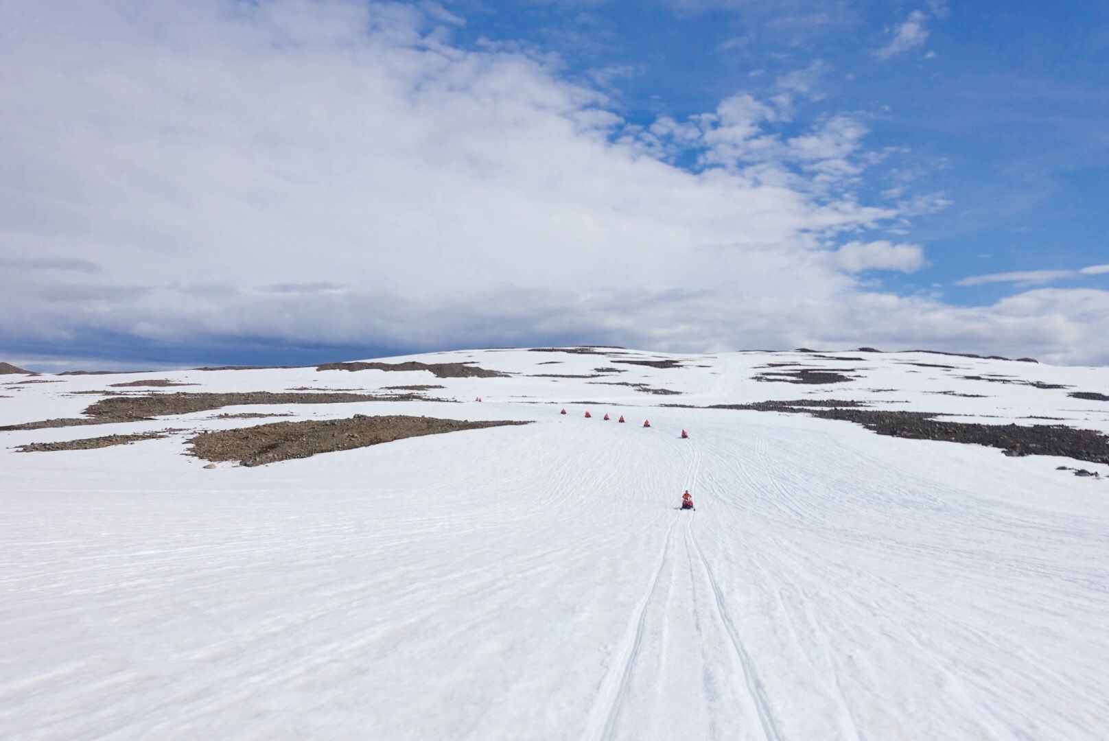 为什么冰岛的人口，大多数都生活在岛屿的西南部地区？