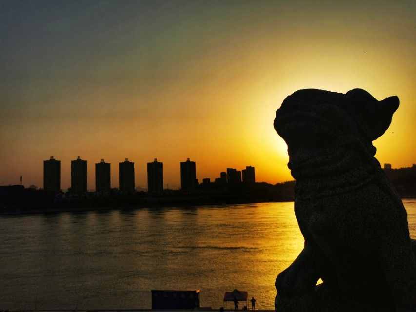 朝霞不出门 晚霞行千里