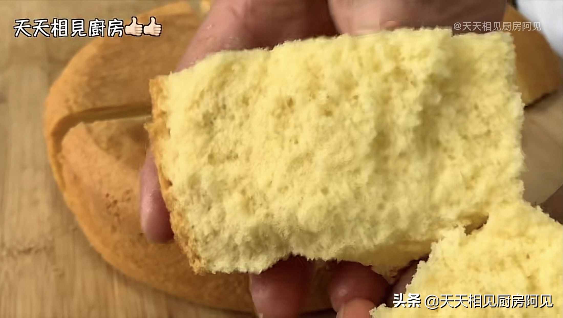 家里有电饭煲和鸡蛋就能做蛋糕，第一次做就能成功，蓬松暄软