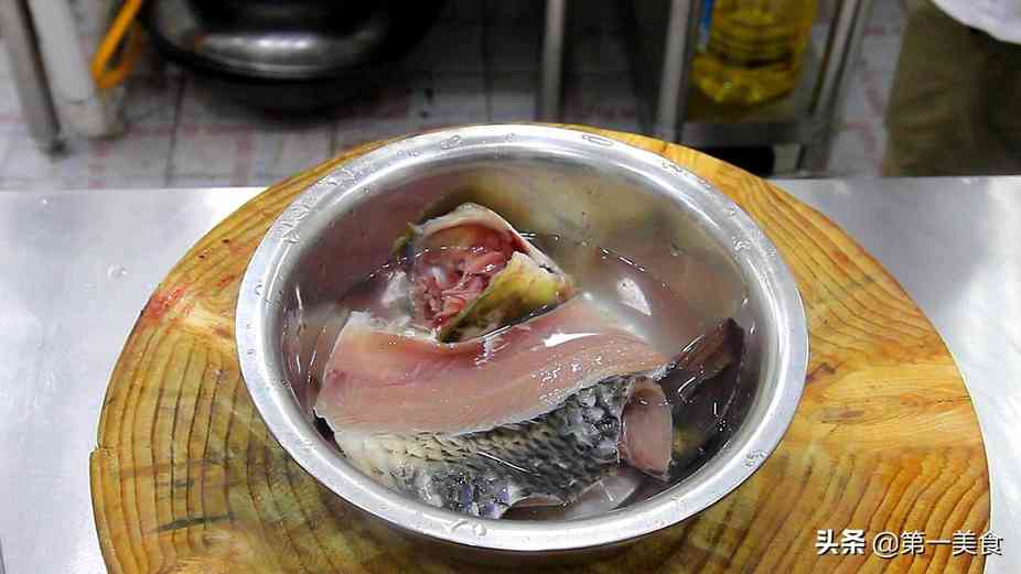 厨师长教你：松鼠鱼的正确做法，技巧非常简单，正宗舌尖上的美食