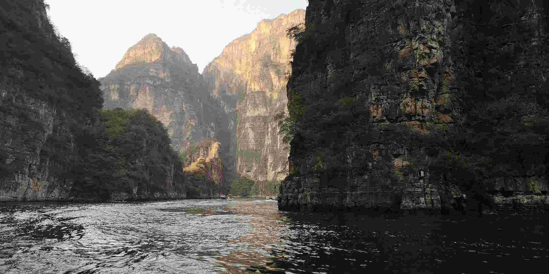 坐船看山是最大亮点：北京龙庆峡旅游攻略