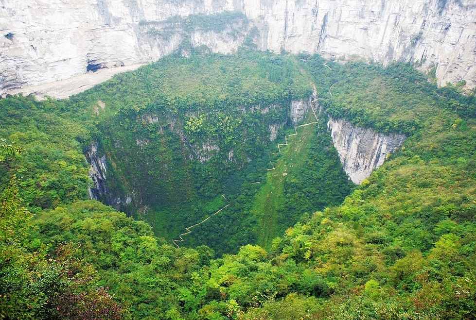 喀斯特地貌：从石林、溶洞、暗河到天坑，流水溶蚀地貌的典型代表