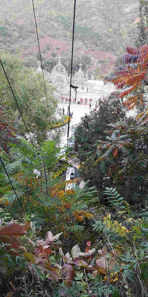 坐船看山是最大亮点：北京龙庆峡旅游攻略