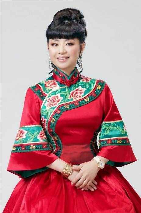 殷秀梅被誉为美声皇后，与程志结婚当天就后悔，为何65岁还无子