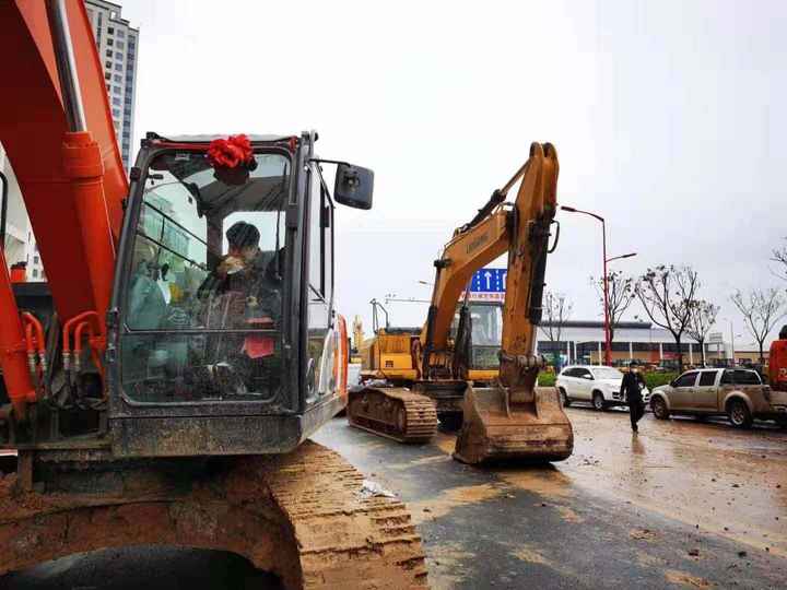 直击雷神山医院：定址武汉军运村，2月5日前交付使用