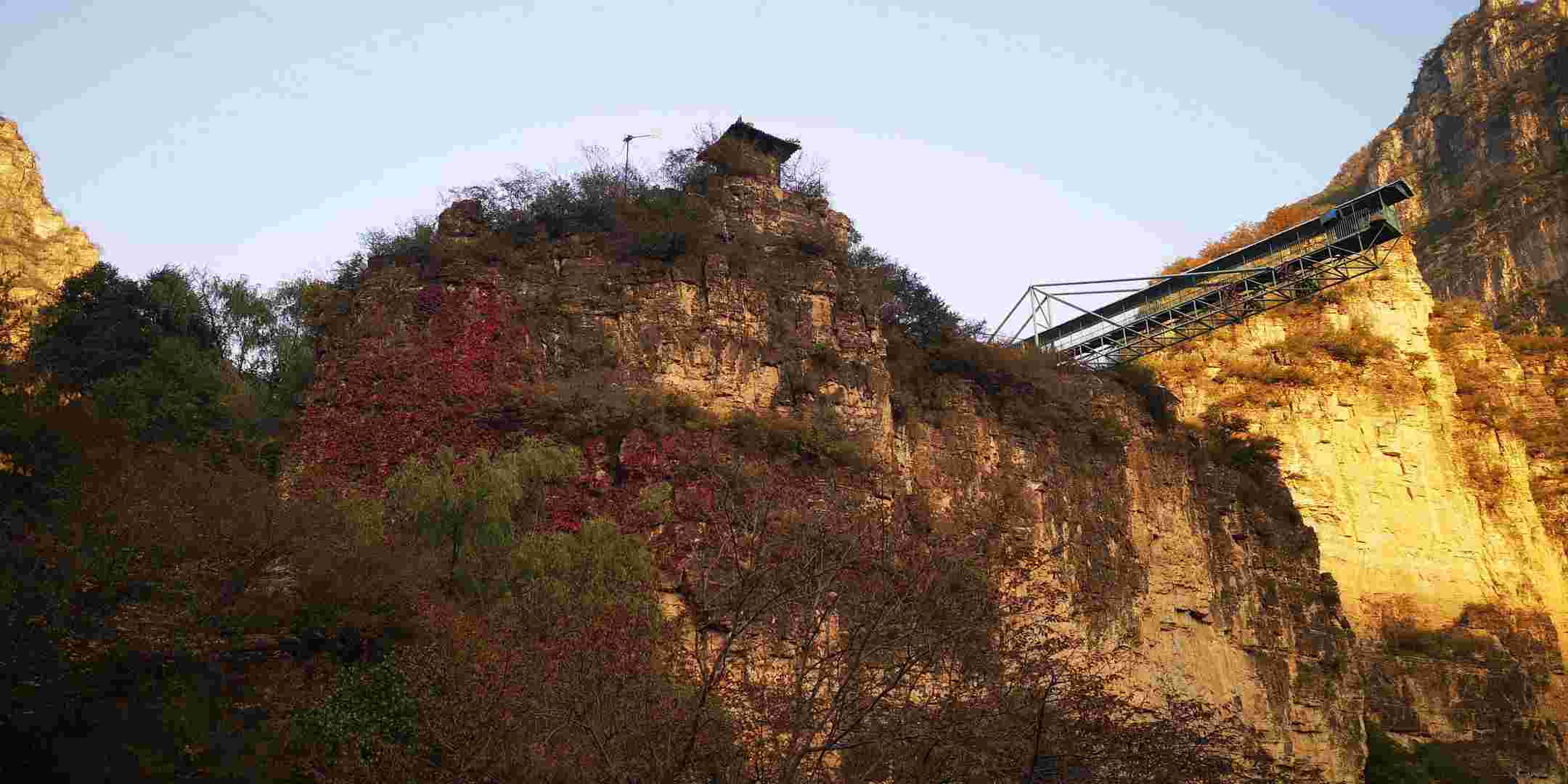 坐船看山是最大亮点：北京龙庆峡旅游攻略