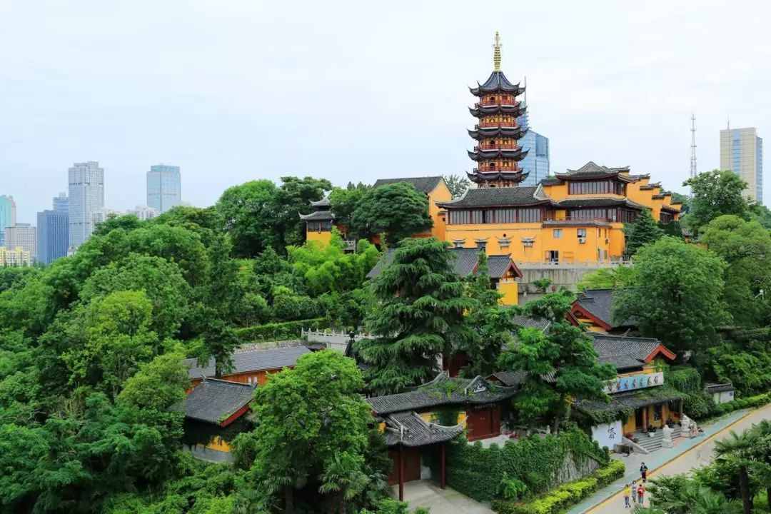 南京的千年寺庙：美丽的鸡鸣寺