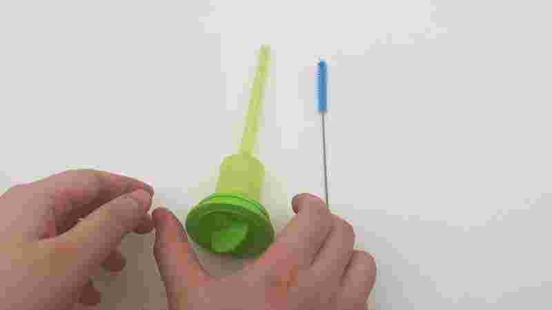 10款婴儿防胀气奶瓶测评：导气管、导气孔，就能防胀气？