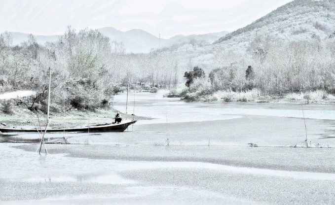 柳宗元的这首诗，只用了二十个字，便写出了绝妙的雪景，令人赞叹