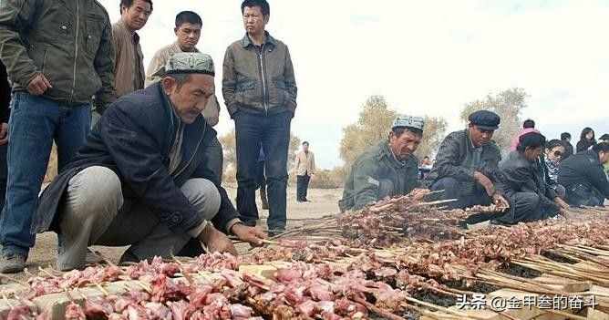 烧烤季来临！羊肉串应该怎么腌制？原味是否更好吃？答案来了